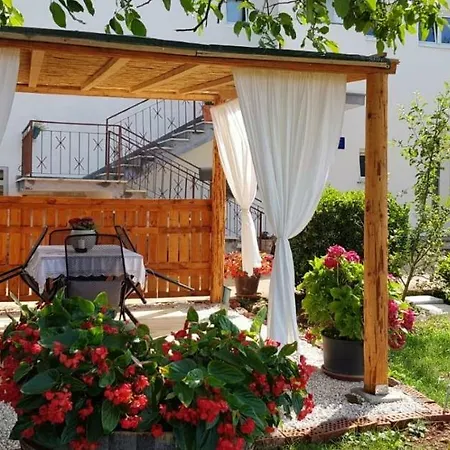 Apartment Anastazija *
