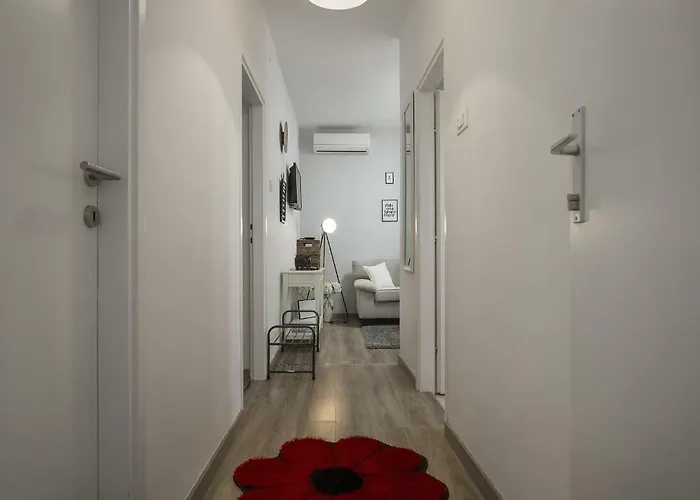 Anastazija Διαμέρισμα Ρόβινι